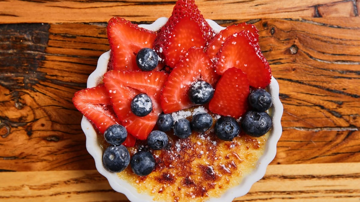 Signature pizzettes and desserts